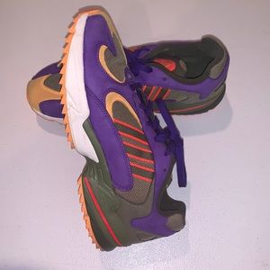 Adidas tennis shoes/sneakers
